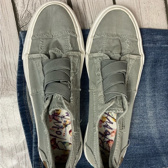 Blowfish Gray Distressed Canvas Sneakers - Picture 10 of 11